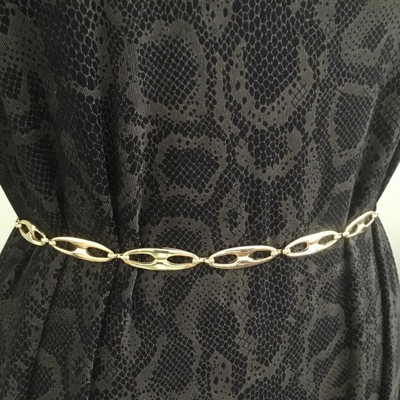 Woman’s Maxi Short Sleeve Leopard Print Dress - Picture 3 of 7